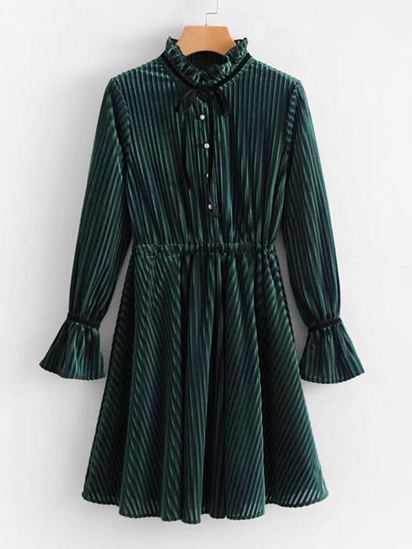 Romwe Frill Neck Fluted Sleeve Velvet Dress