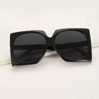 Romwe Solid Frame Flat Lens Sunglasses