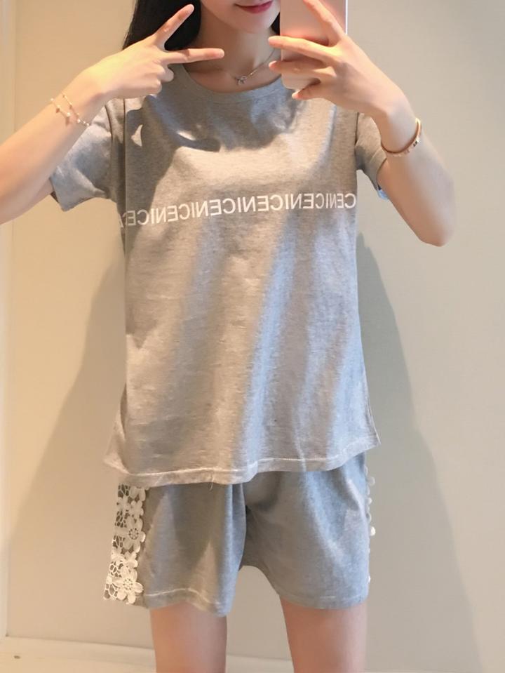 Romwe Flower Lace Panel Tee & Shorts Pj Set