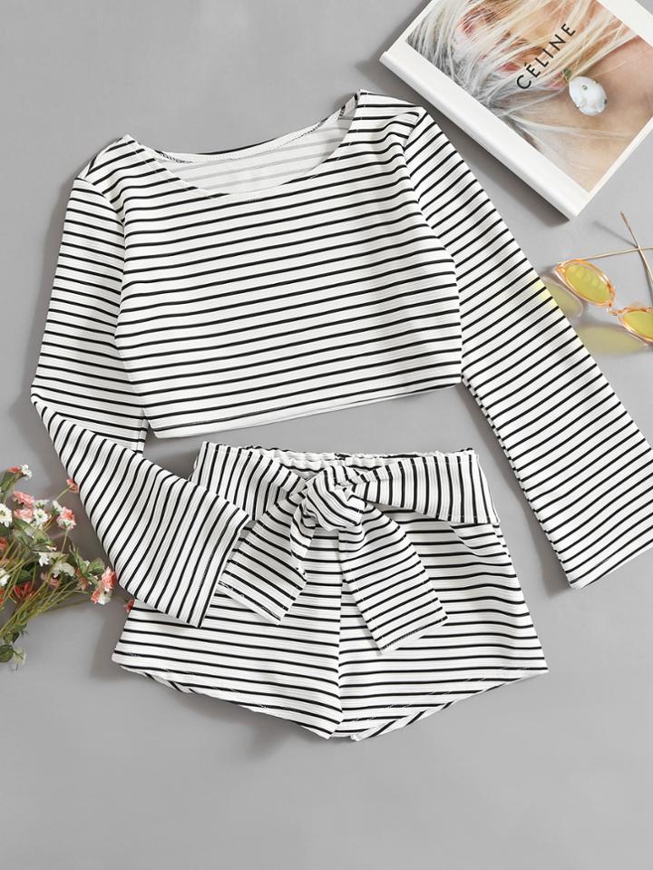 Romwe Striped Crop Tee With Knot Front Shorts