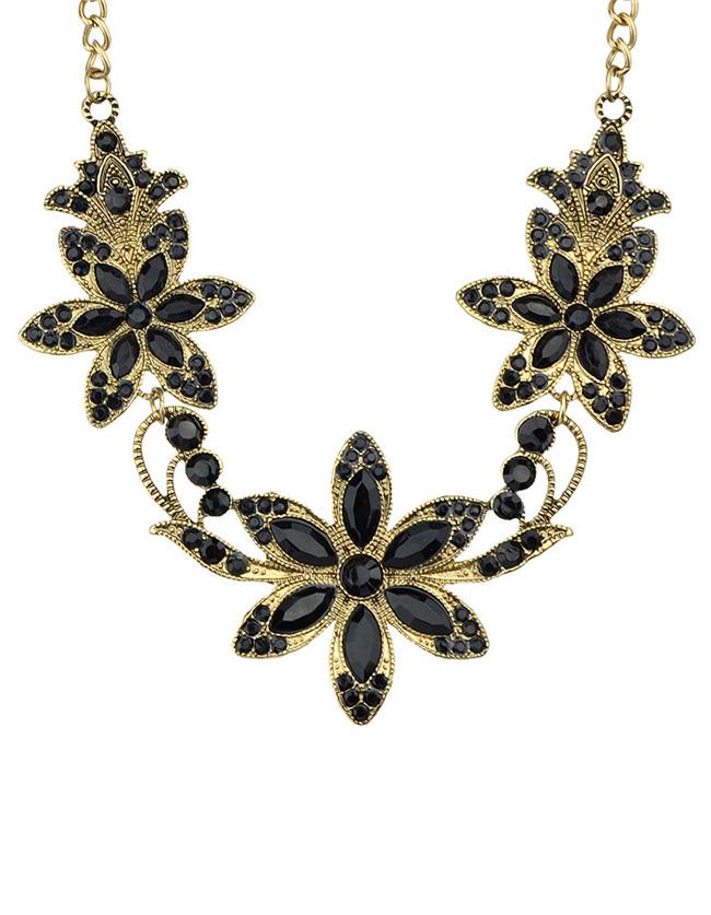 Romwe Black Rhinestone Flower Necklace