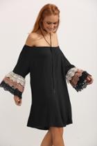 Romwe Off The Shoulder Bell Sleeve Contrast Lace Scallop Dress