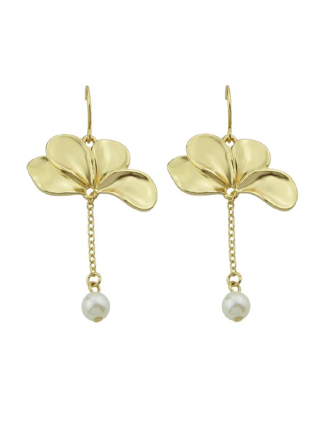 Romwe Gold Flower Pattern Pearl Dangle Earrings
