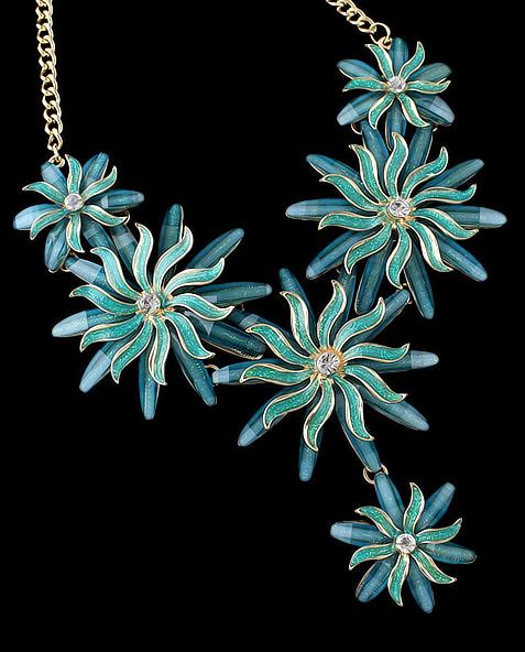 Romwe Blue Glaze Flower Necklace