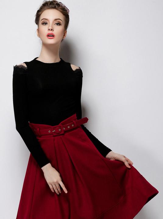 Romwe Off The Shoulder Lace Embellished Black T-shirt