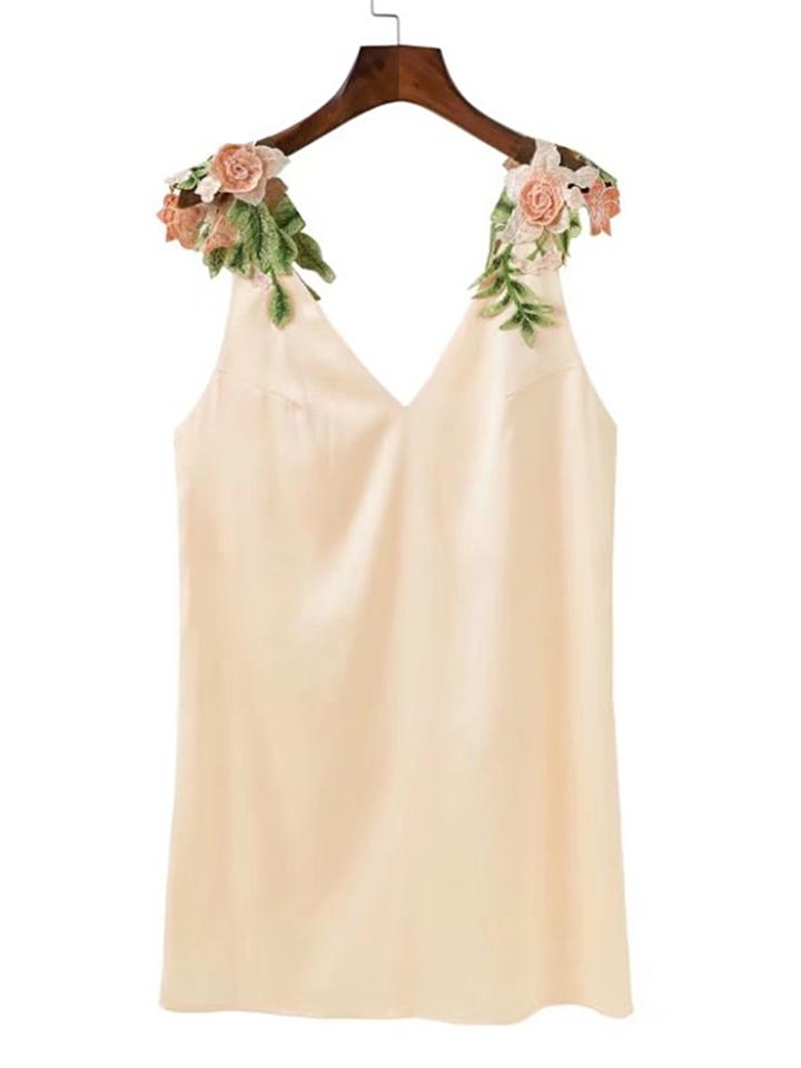 Romwe Double V Neck Flower Applique Dress