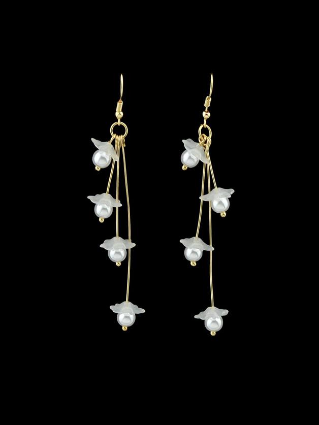 Romwe White Flower Drop Pendant Earrings Female