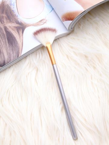 Romwe Sector Shaped Flat Head Makeup Brush