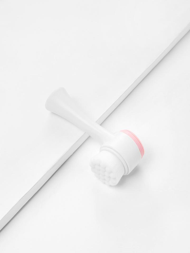 Romwe Two Tone Professional Face Cleansing Brush 1pc