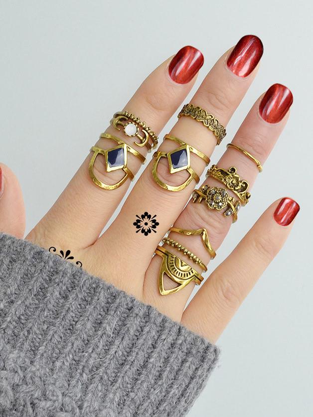 Romwe At-gold Vintage Totem Flower Rings  11-pieces Set