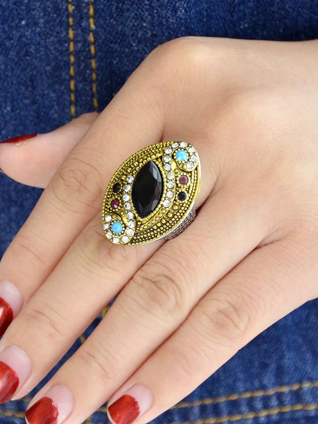 Romwe Rhinestone Geometric Shape Wedding Rings