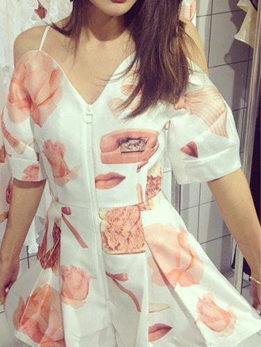 Romwe Spaghetti Strap Lip Print Jumpsuit