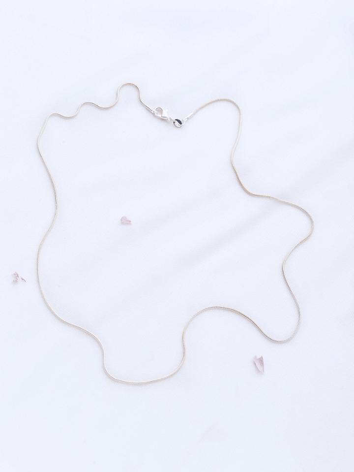 Romwe Silver Tone Minimalist Slim Necklace