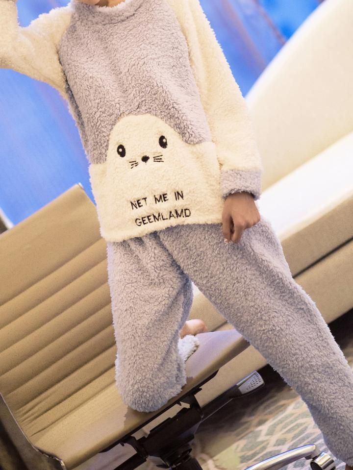 Romwe Two Tone Embroidered Faux Fleece Pullover & Pants Pj Set