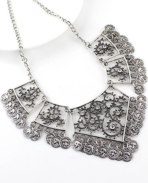 Romwe Silver Square Diamond Necklace