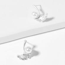 Romwe Faux Pearl Detail Leaf Stud Earrings