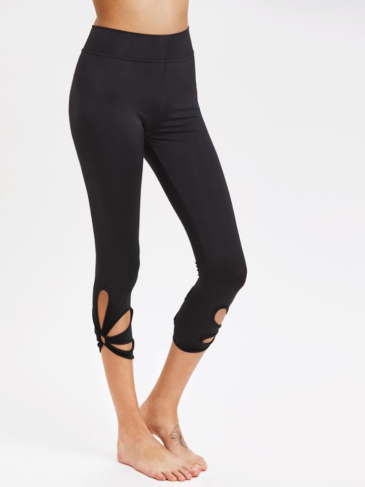 Romwe Ring Detail Cutout Petal Hem Crop Leggings