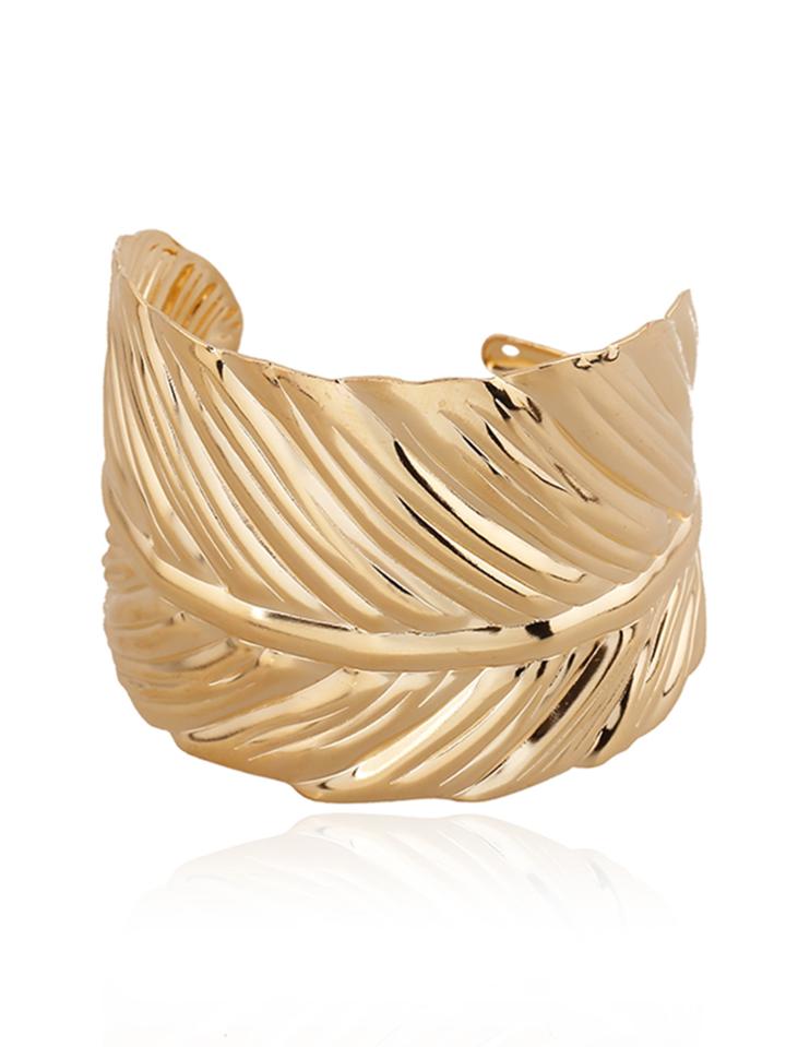 Romwe Engraved Leaf Cuff