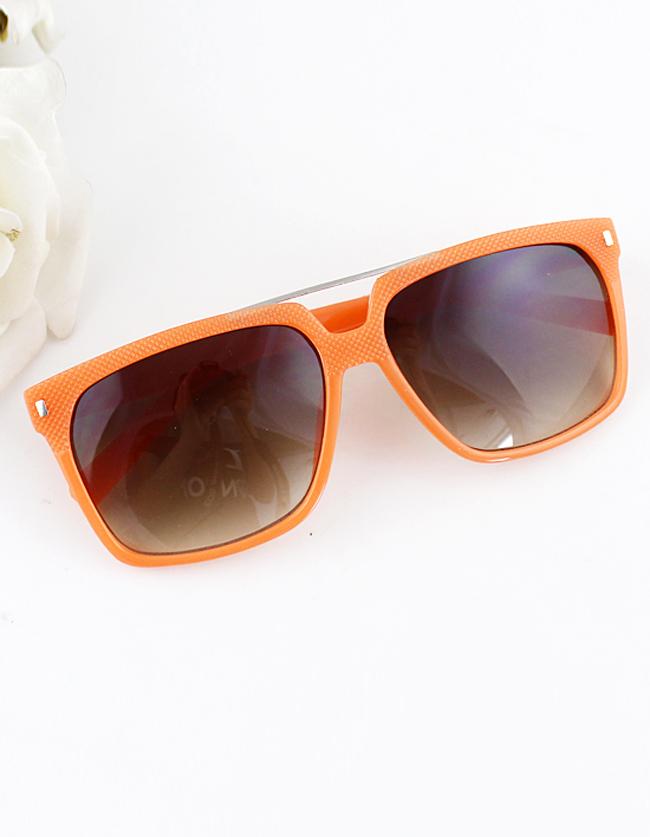 Romwe Square Design Plastic Frame And Resin Fashion Sunglasses