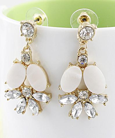 Romwe White Gemstone Gold Flower Stud Earrings