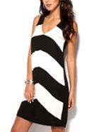 Romwe V-neck Black White Chevron Print Sleeveless Dress