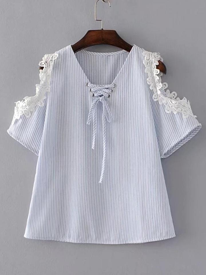 Romwe Contrast Lace Eyelet Lace Up V Neck Top