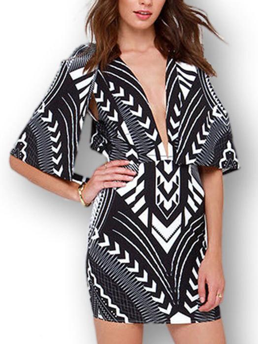 Romwe Contrast Geometric Print Plunge Neck Cape Sleeve Dress