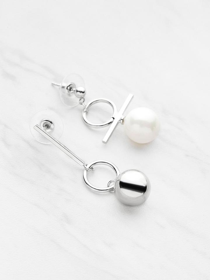 Romwe Ball Shaped Asymmetry Drop Earrings