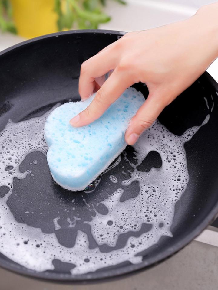 Romwe Cloud Shaped Sponge Brush