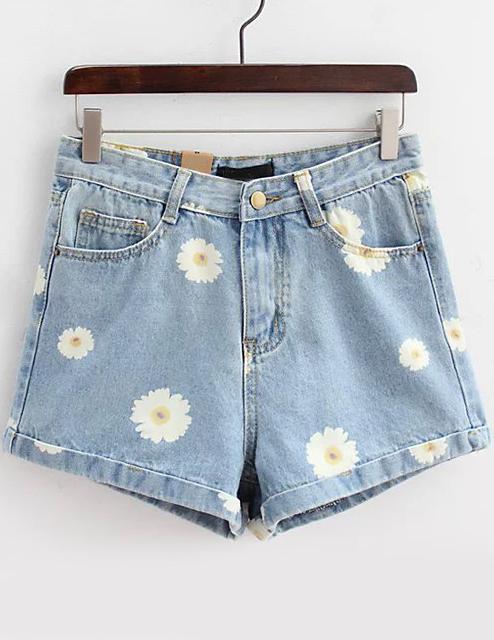 Romwe Light Blue Daisy Print Denim Shorts
