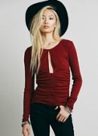 Romwe Hollow Slim Red T-shirt