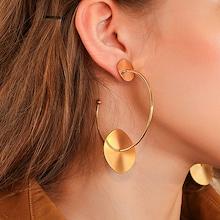 Romwe Metal Disc Detail Cut Hoop Earrings 1pair