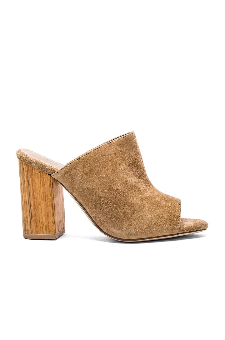 Leighton Mule