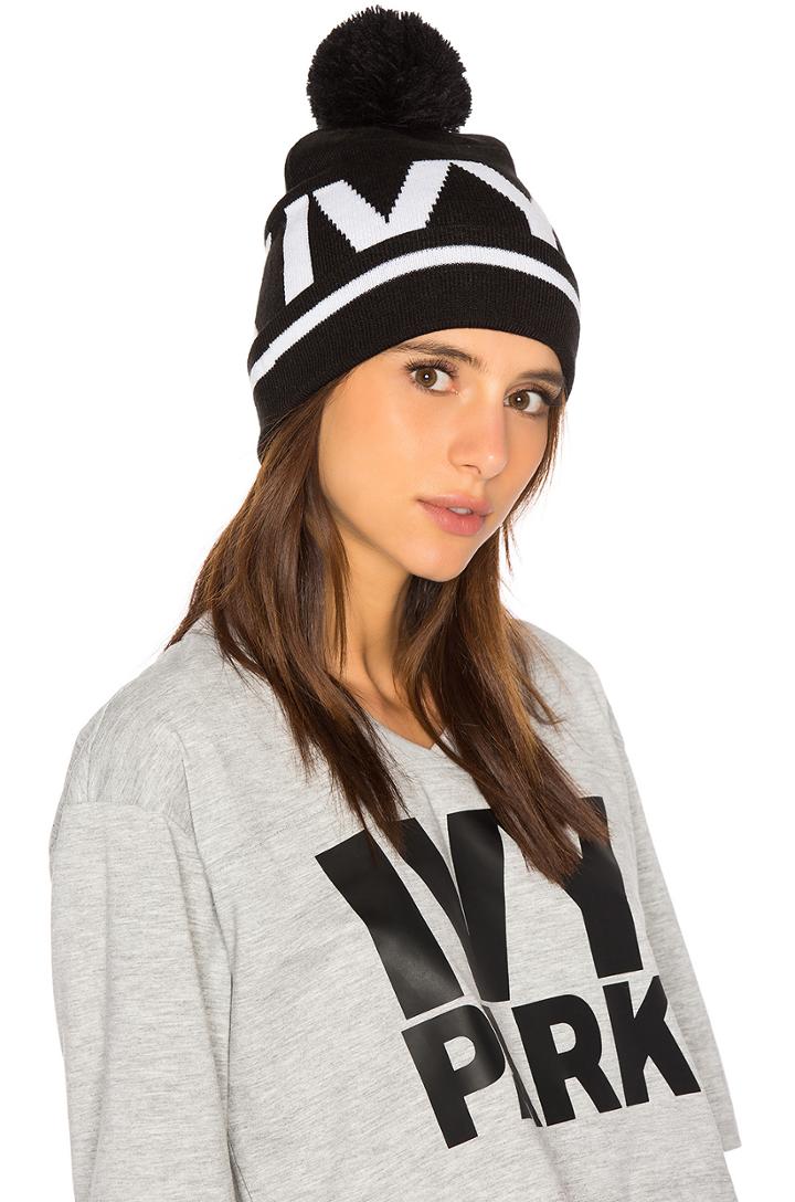 Logo Pom Beanie