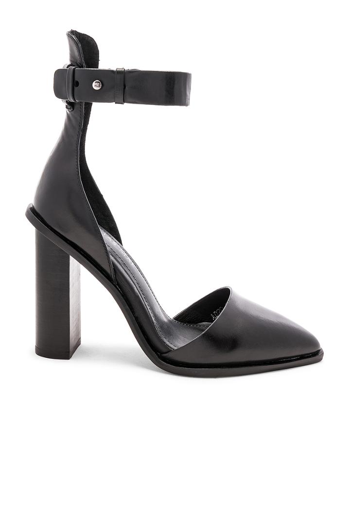 Acilia Heel
