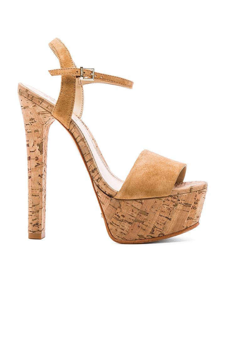 Nadine Heel