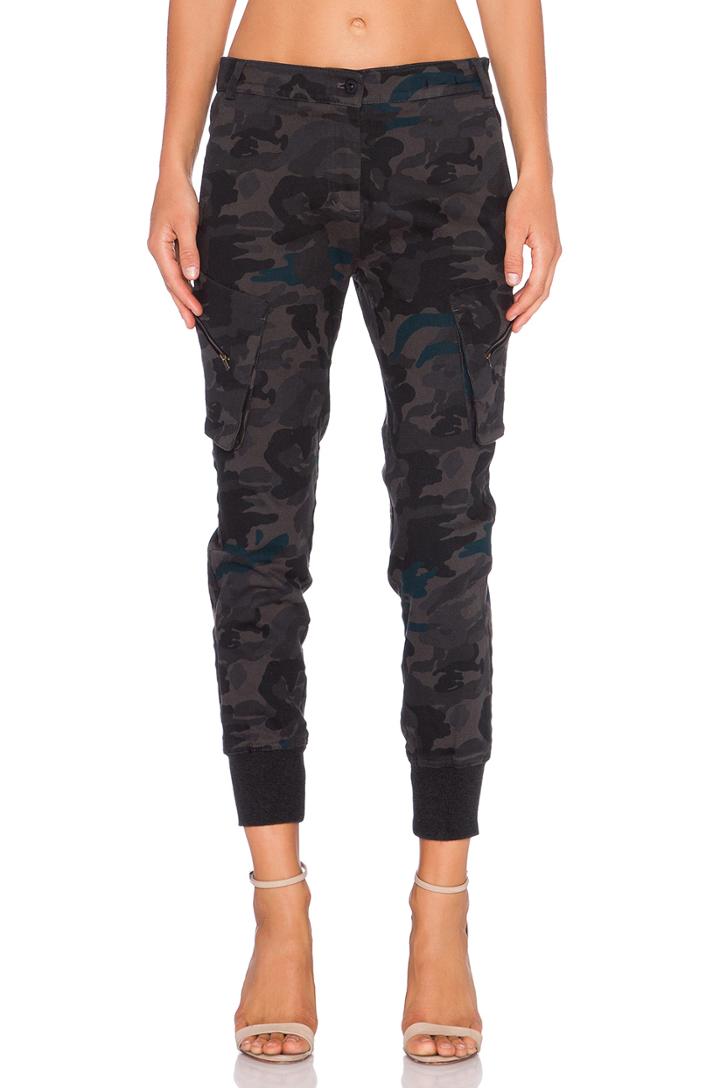 Boyfriend Cargo