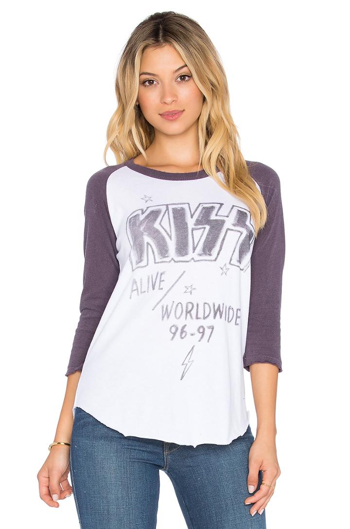 Kiss Tee