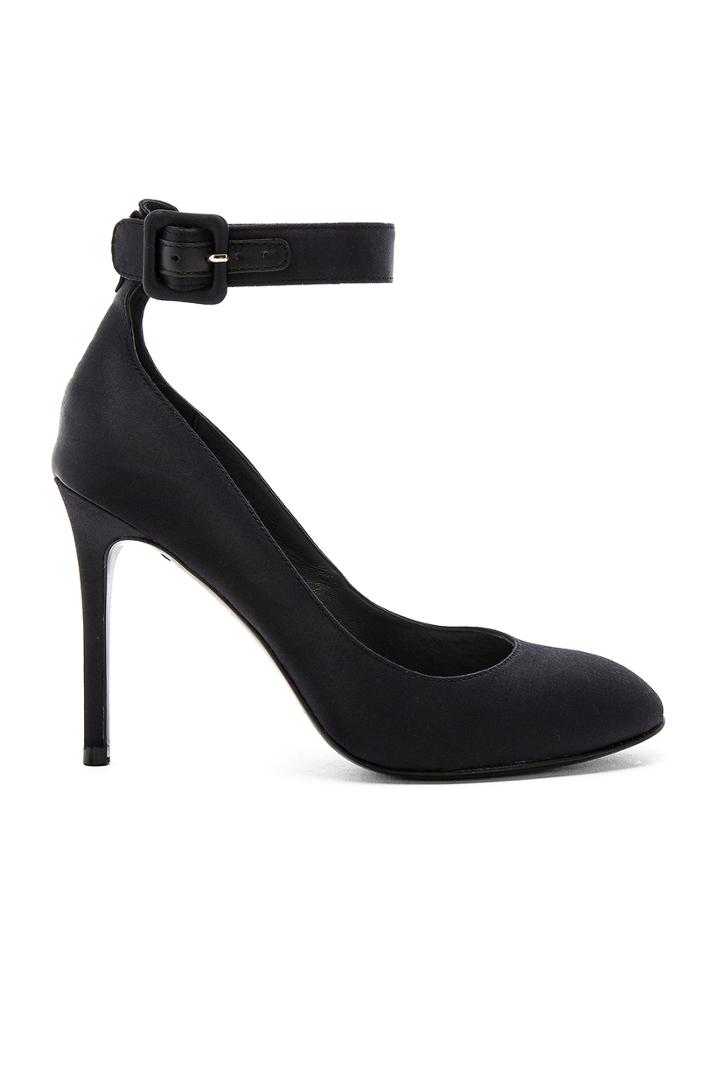 Vivia Satin Pump