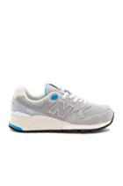 Classic Running Sneaker