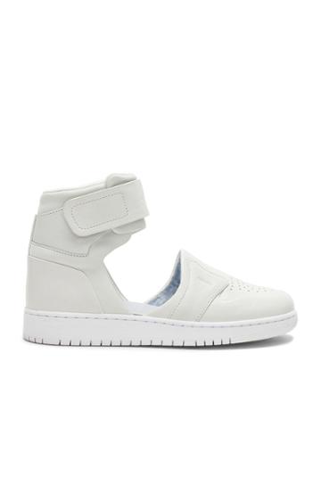 Lover Sneaker