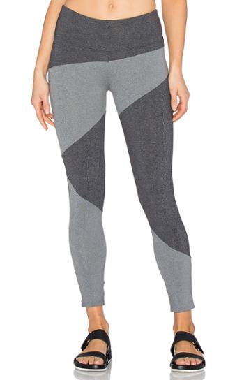 Invert Capri Legging