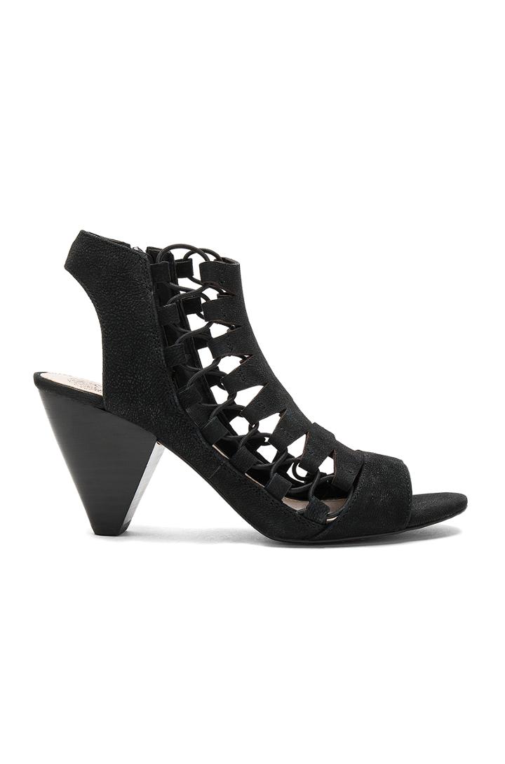 Eliaz Sandal