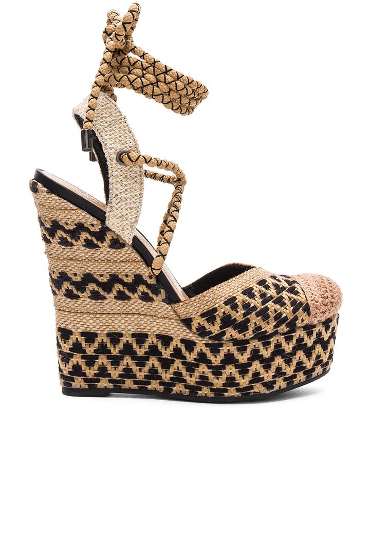 Amandinha Wedge