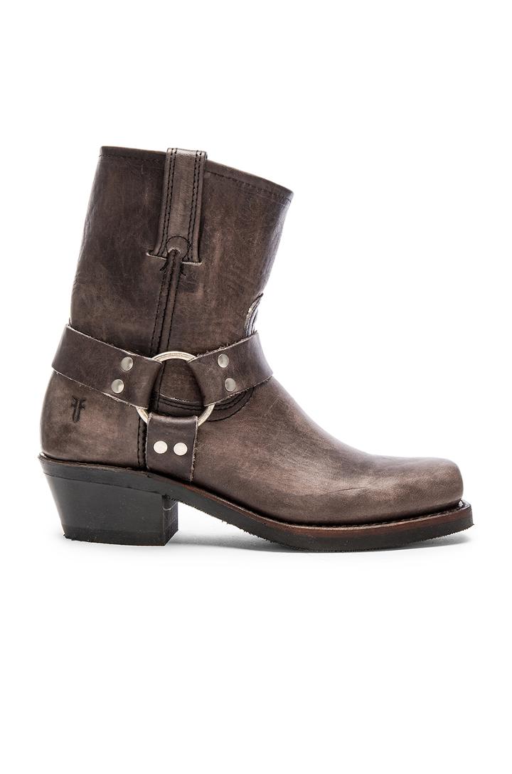 Harness Boot