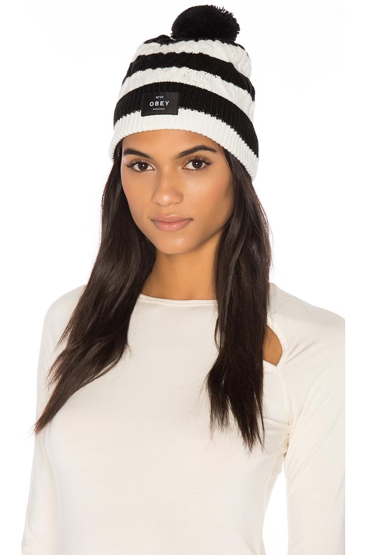 Freja Cable Pom Beanie
