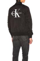 Logo Bomber