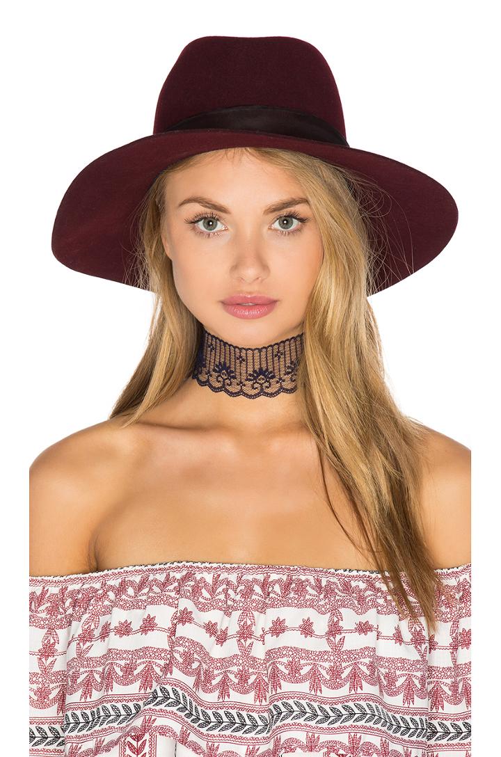 Amara Hat