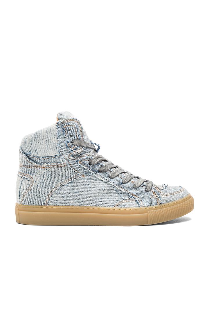 Hi Top Sneaker