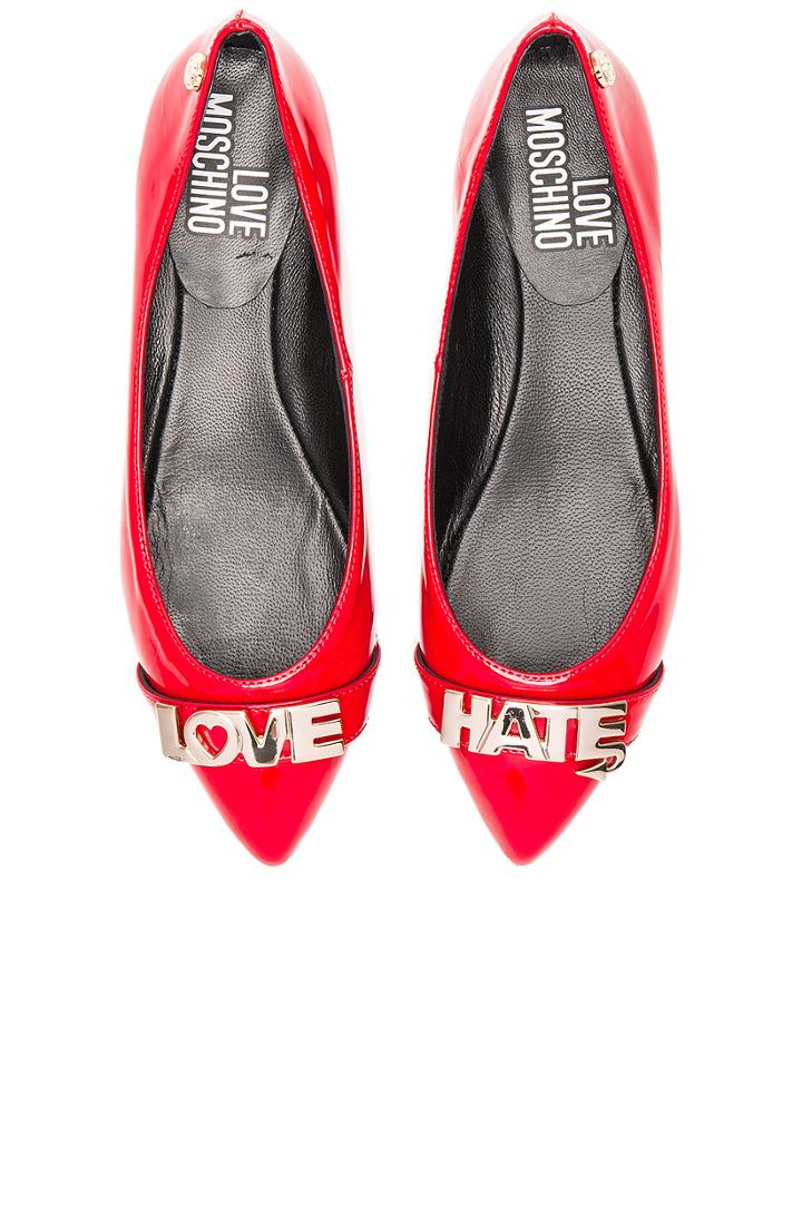 Love Hate Flat